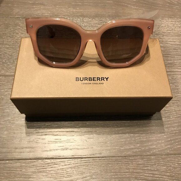 Burberry Pink Sunglasses - NWOT - Picture 3 of 7